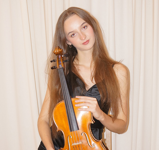 Oliwia Stojanowska - portret altowiolistki